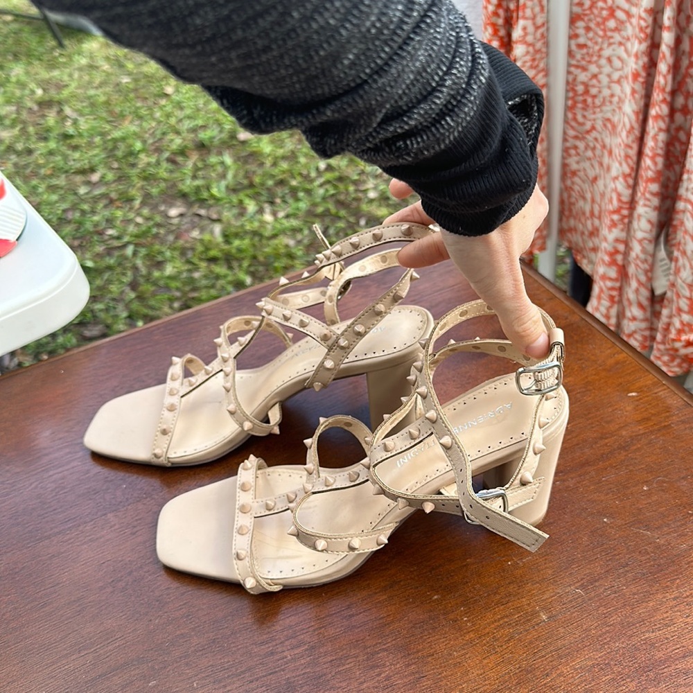 Adrienne vittadini heels